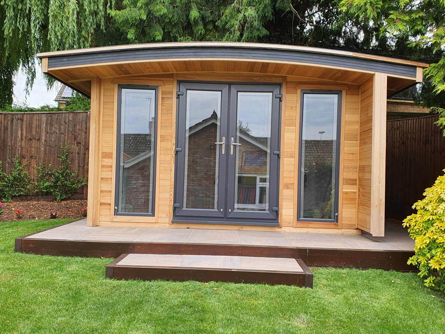 Curved Garden Room 14