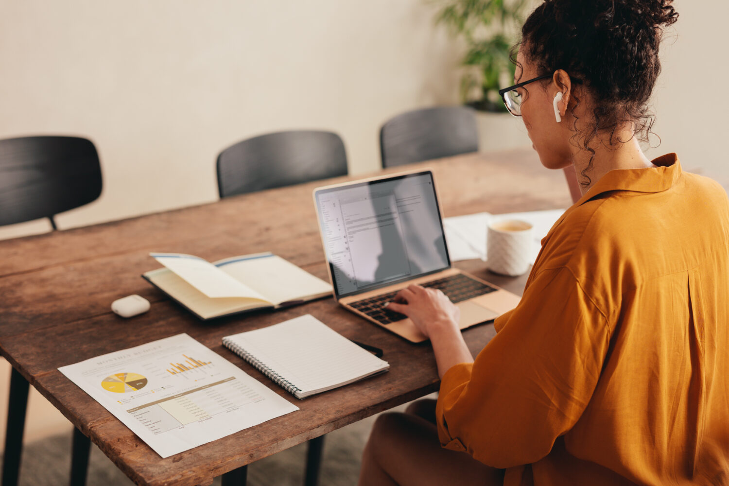 woman with laptop