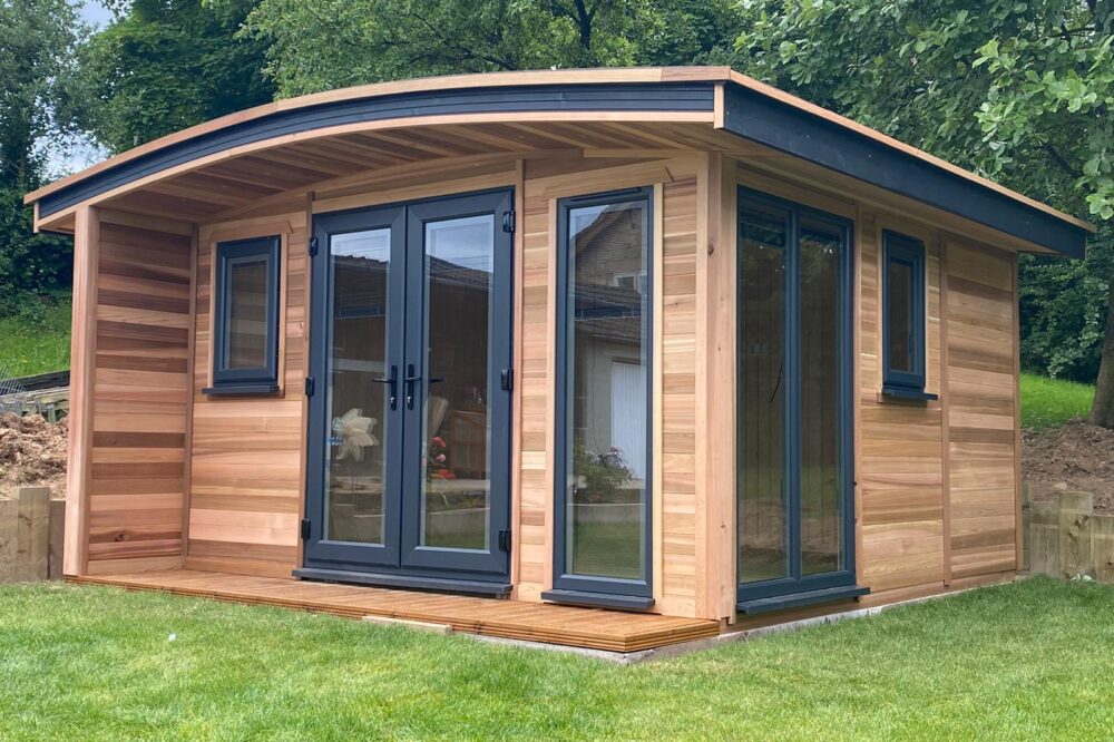 Curved Garden Room 15