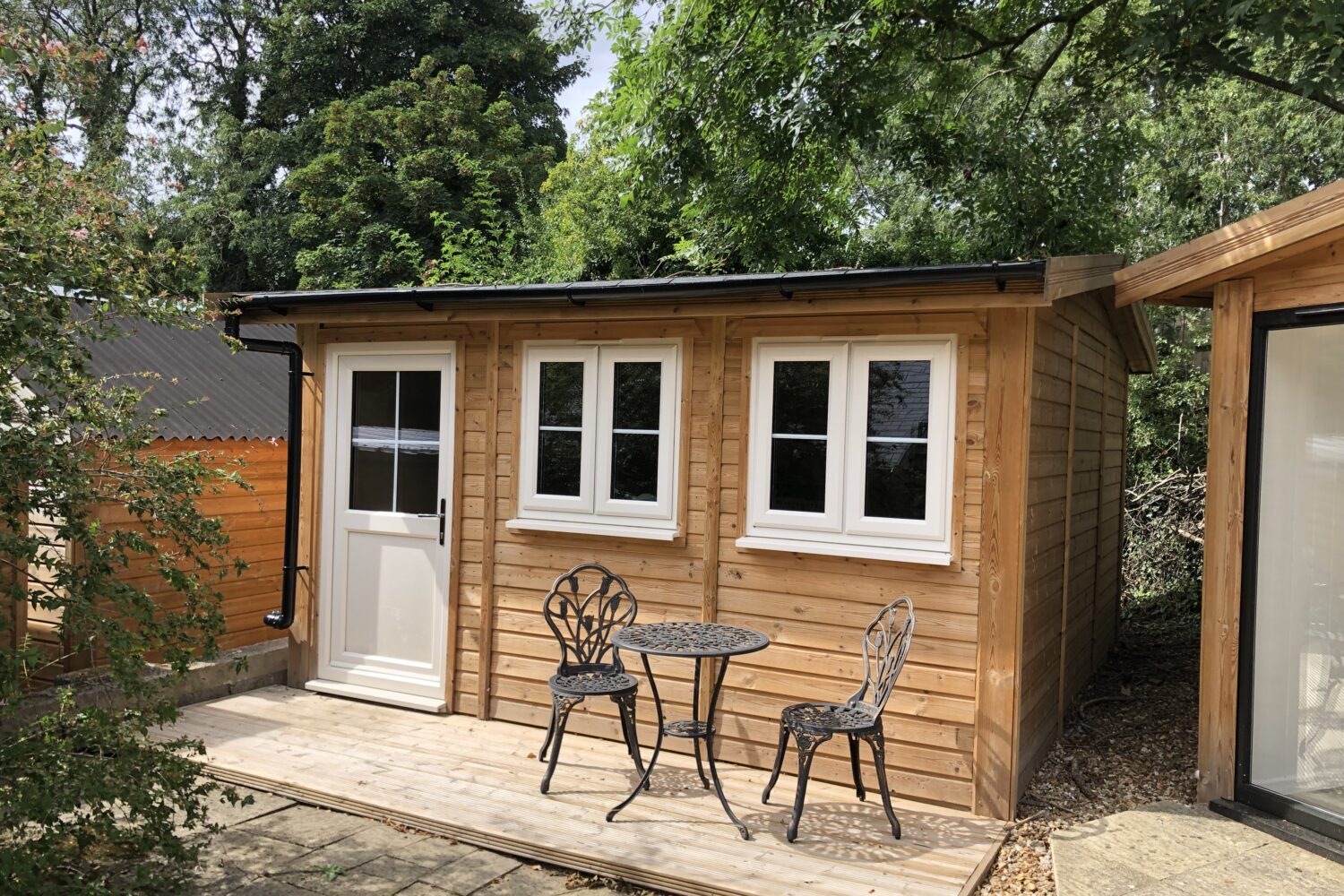 Ex-display garden rooms and offices by Warwick Buildings