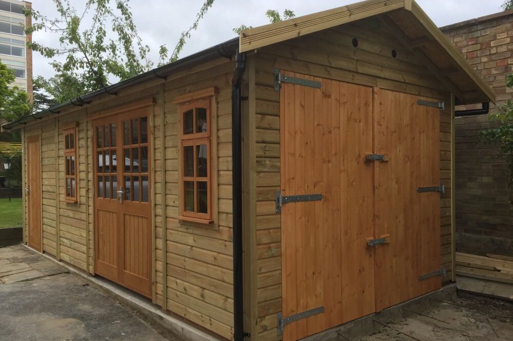 wooden garage by www.warwickbuildings.co.uk