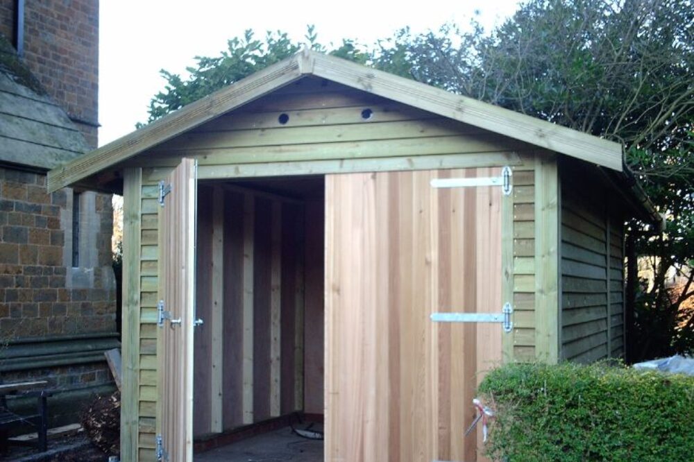 wooden garage by www.warwickbuildings.co.uk