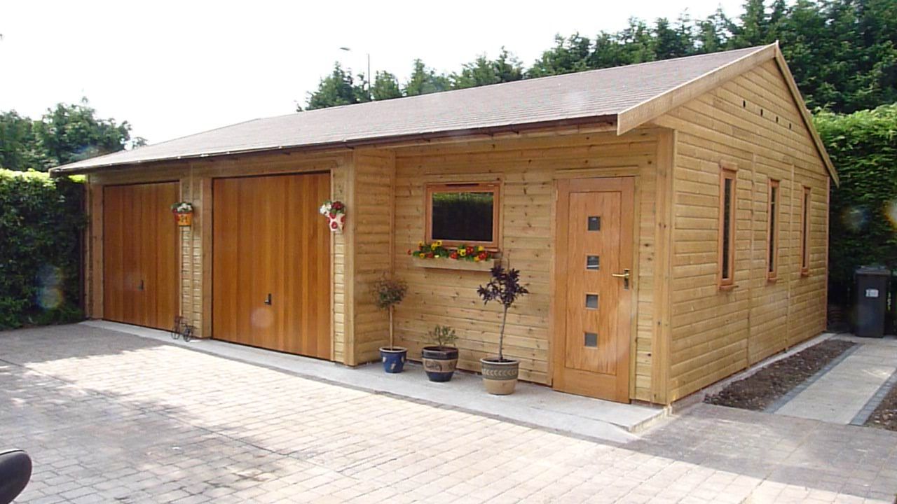Timber garages by Warwick buildings