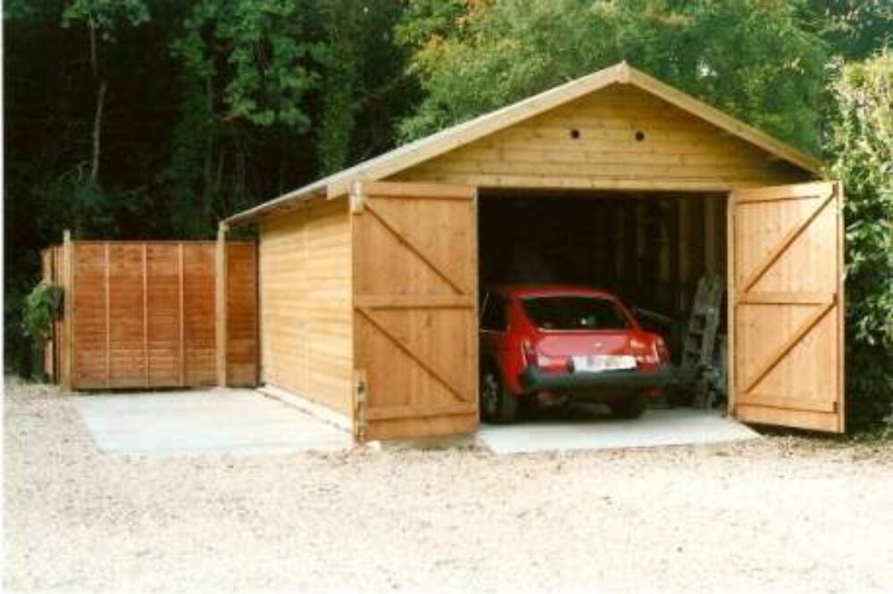 wooden garage by www.warwickbuildings.co.uk