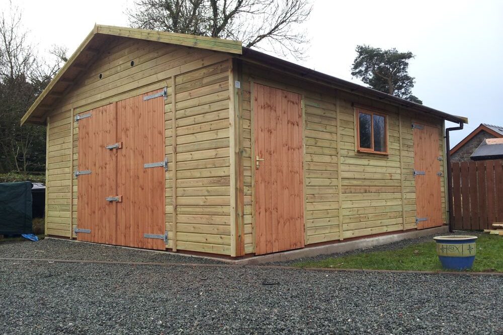 wooden garage by www.warwickbuildings.co.uk