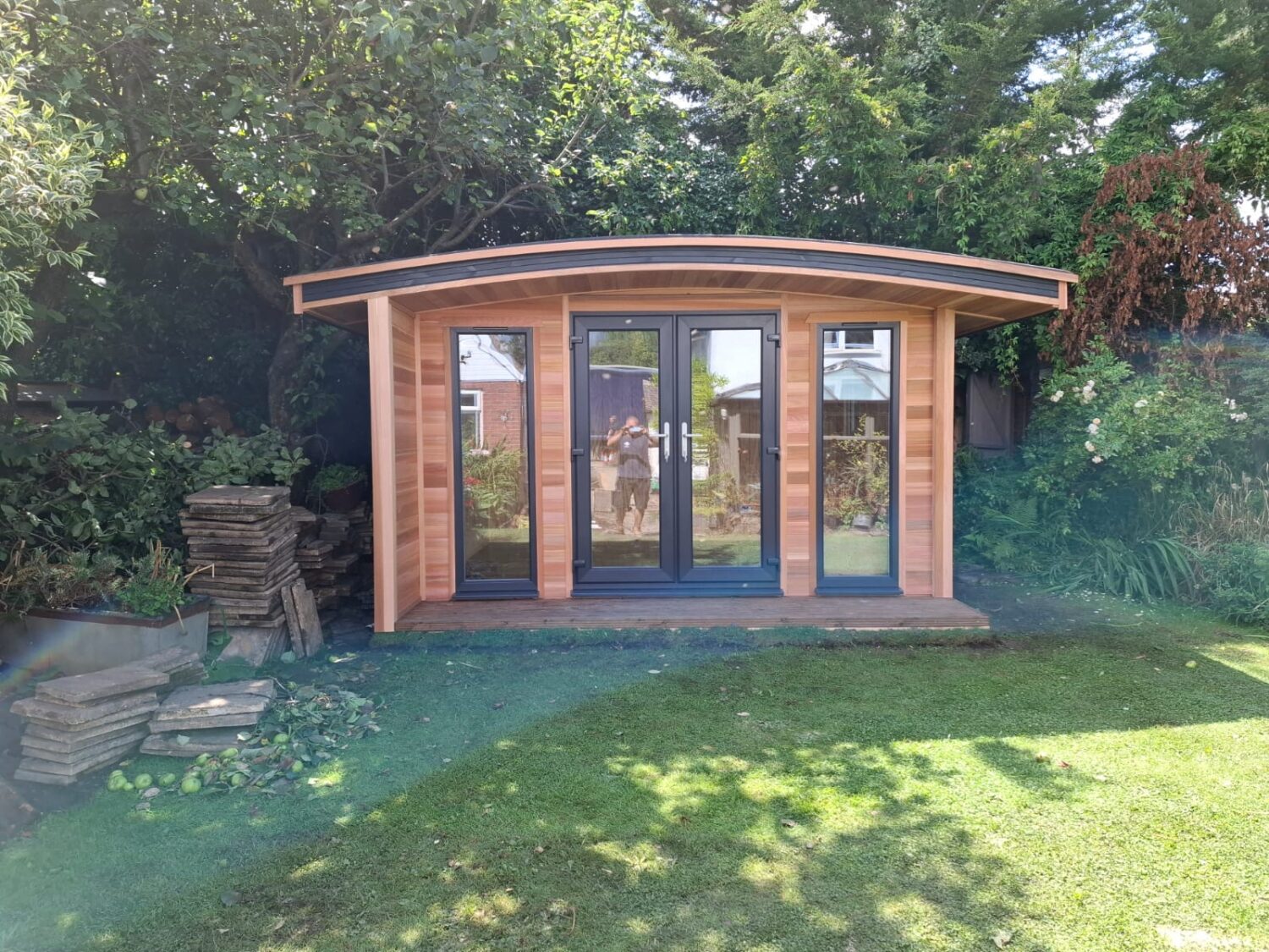 Curved roof garden room in Bristol