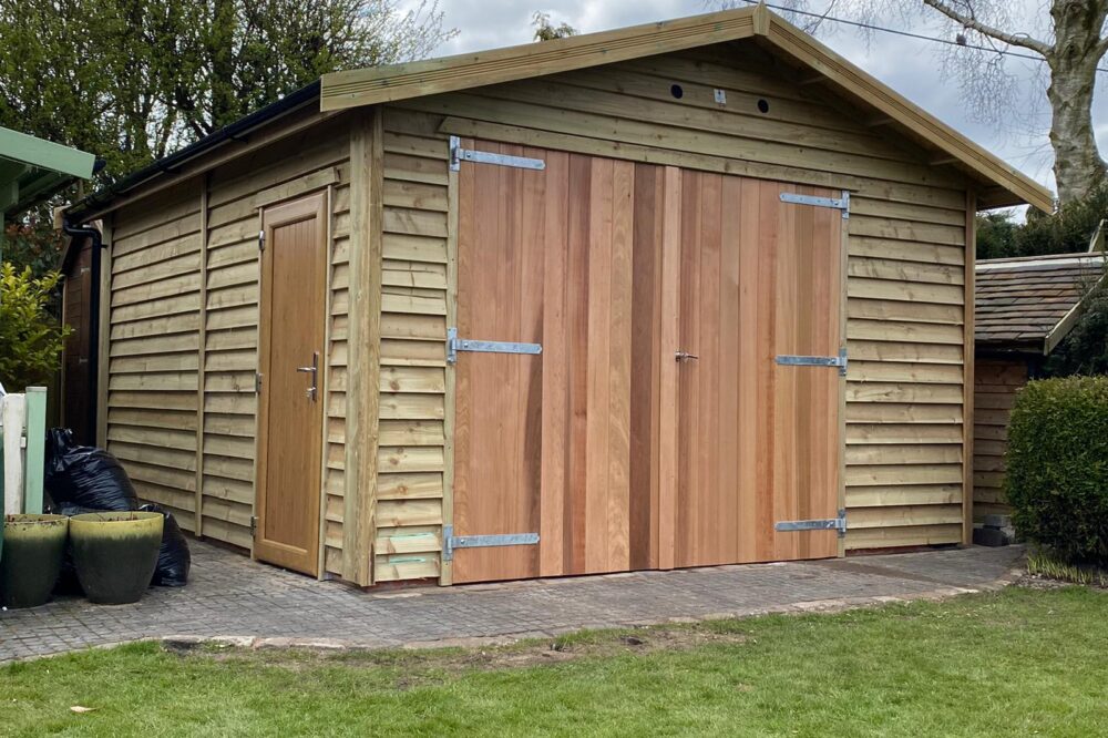 wooden garage by www.warwickbuildings.co.uk