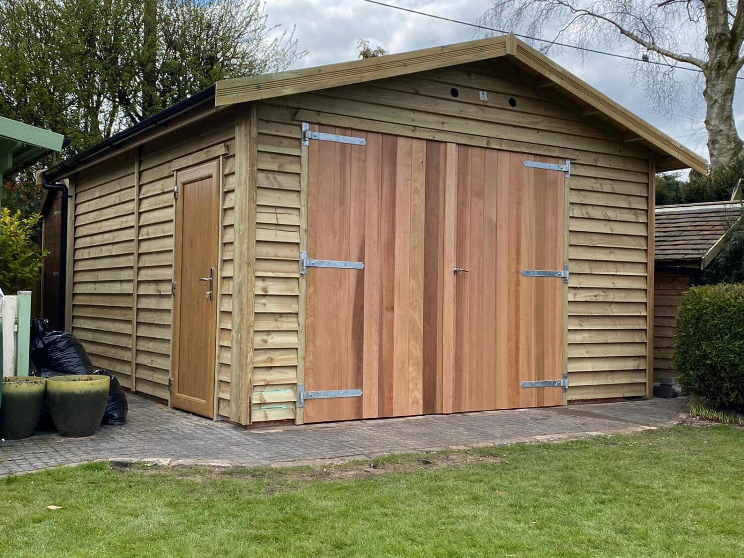 wooden garage by www.warwickbuildings.co.uk