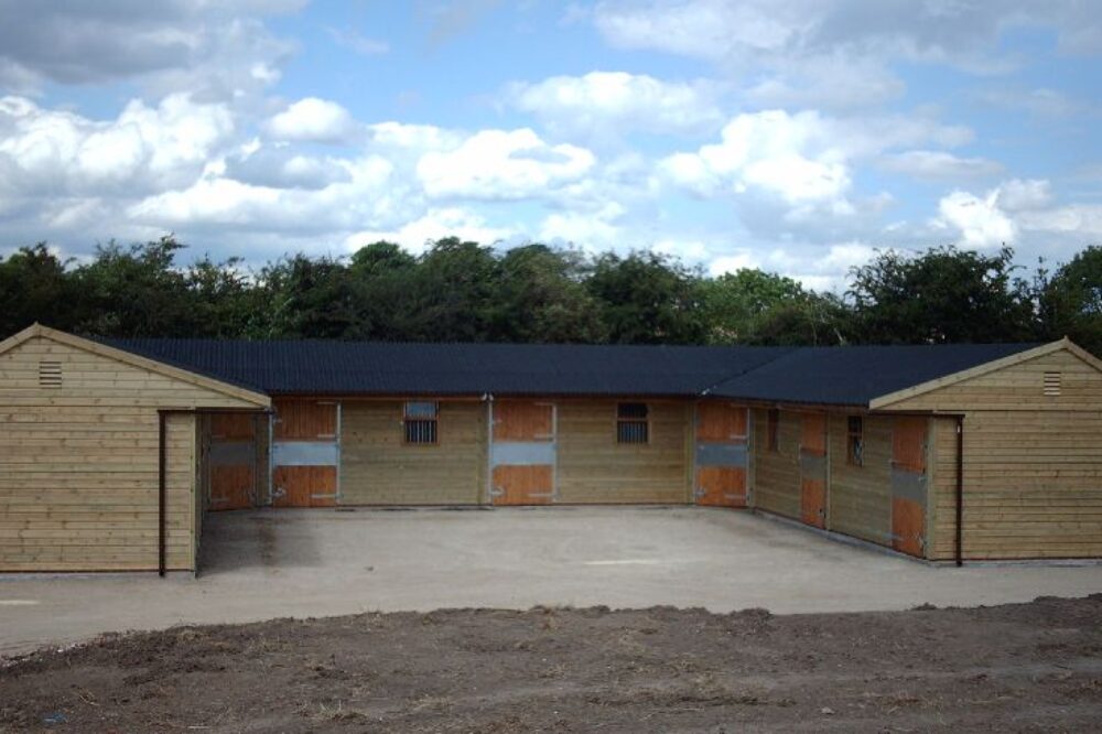 warwick buildings custom built wooden stables