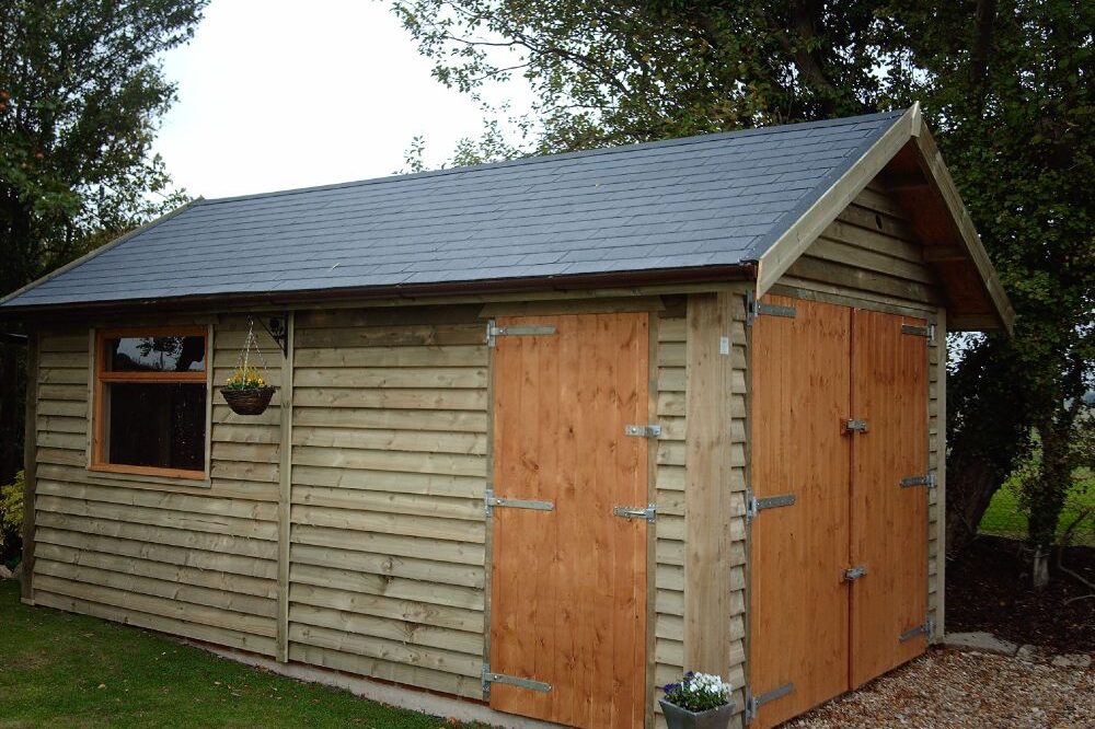 wooden garage by www.warwickbuildings.co.uk