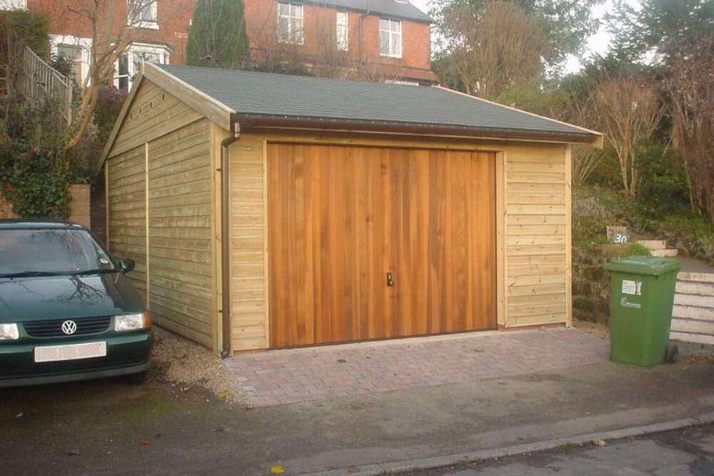 wooden garage by www.warwickbuildings.co.uk