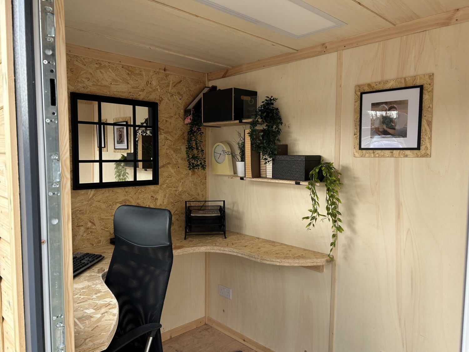 Micro garden office pod inside view