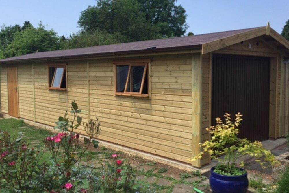 wooden garage by www.warwickbuildings.co.uk