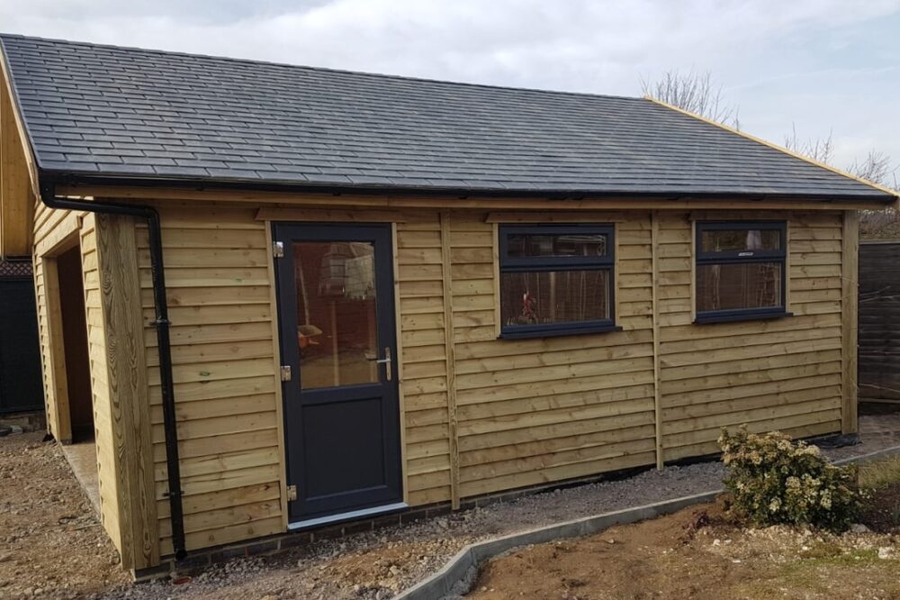 wooden garage by www.warwickbuildings.co.uk