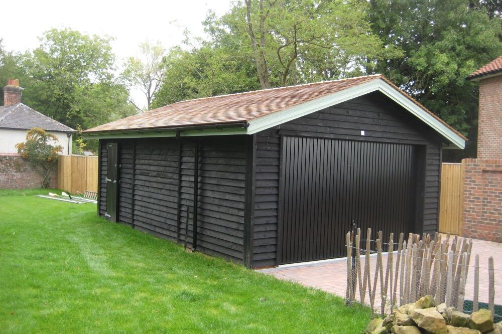 wooden garage by www.warwickbuildings.co.uk