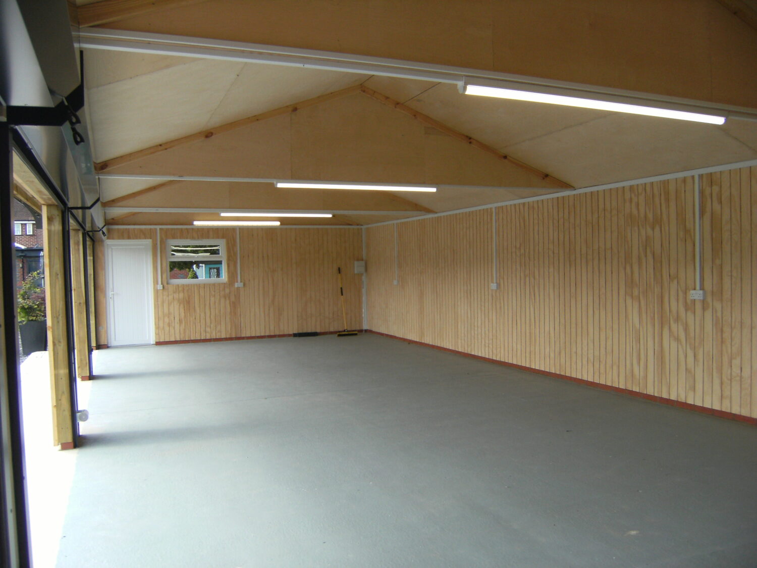 timber-garage-insulated-lined