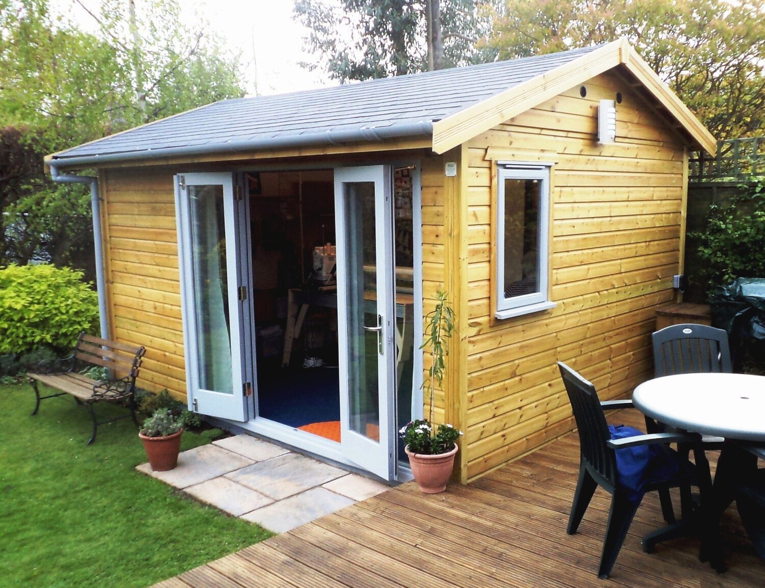 Traditional Garden Room